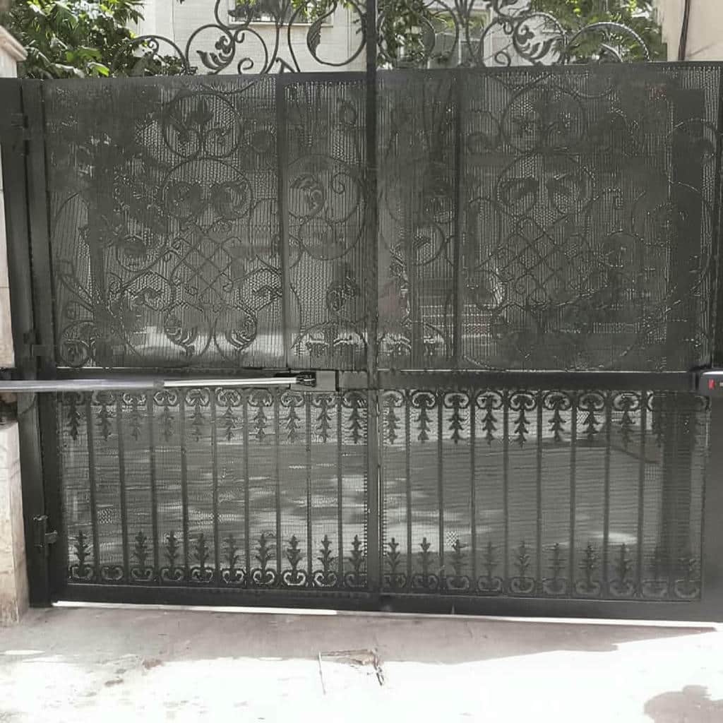 جک درب پارکینگ خاکستری مناسب ورودی بازسازی شده