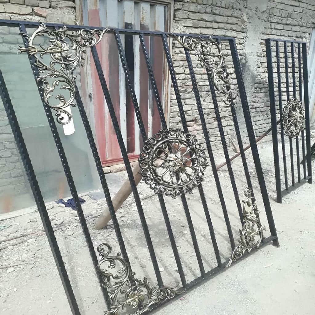 حفاظ پنجره تزئینی با رنگ برنزی در گرگان حفاظ پنجره تزئینی با رنگ برنزی در گرگان