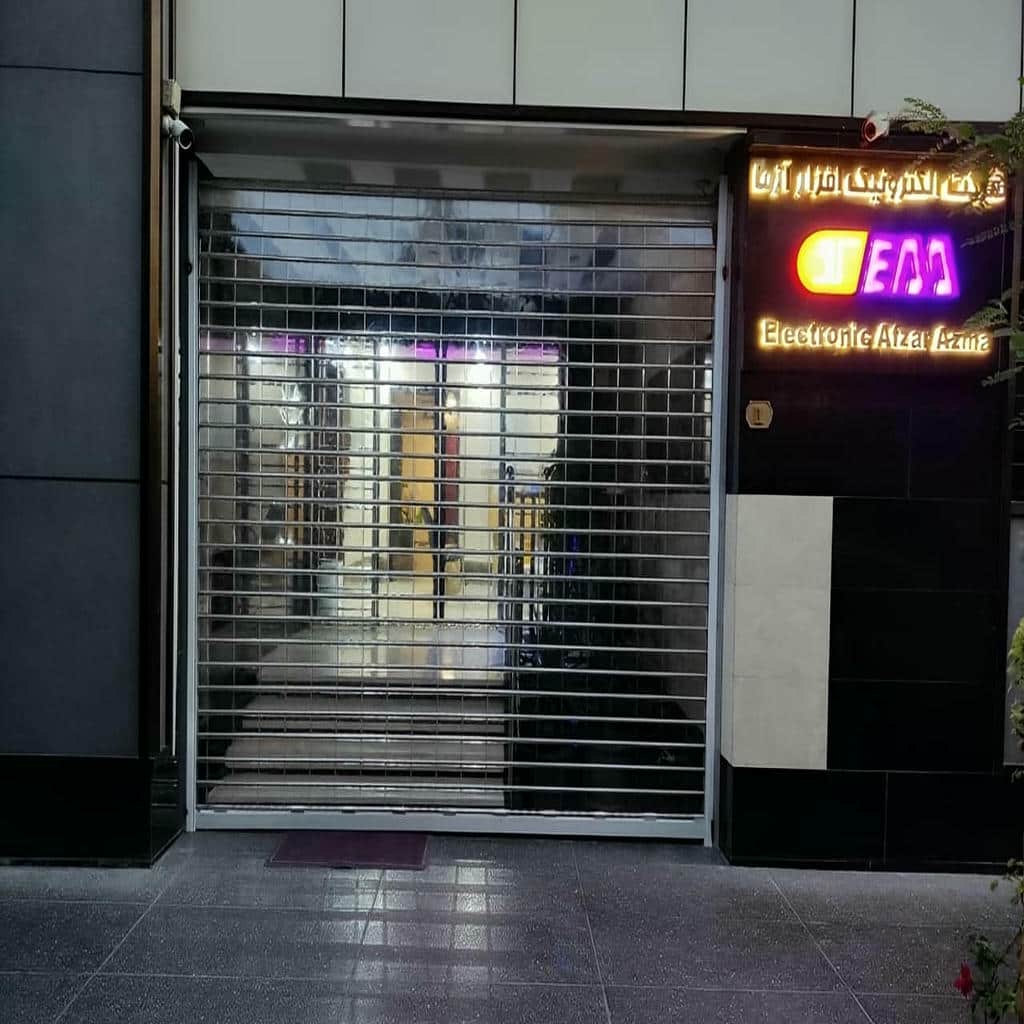 کرکره برقی سفید فروشگاه باران گیر در استان اصفهان