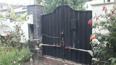 جک درب پارکینگ نصب شده روی ورودی قدیمی مشهد