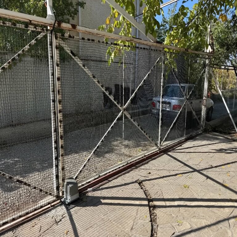 جک درب پارکینگ کنار سنگ کرم استان اردبیل