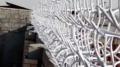 حفاظ دیوار سرنیزه ای روی دیوار سنگی بیرجند