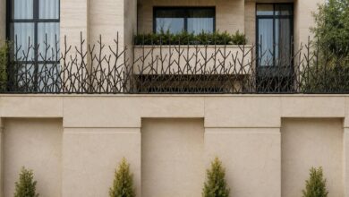 حفاظ دیوار سرنیزه‌ای کنار ورودی ماشین‌آلات استان سمنان