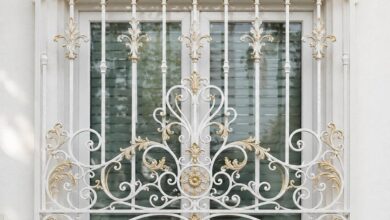 حفاظ پنجره سفید خانه حیاط دار بندرعباس حفاظ پنجره سفید خانه حیاط دار بندرعباس