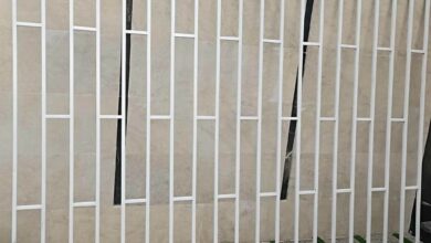 حفاظ پنجره مشکی روی نمای سنگی ویلا در یاسوج حفاظ پنجره مشکی روی نمای سنگی ویلا در یاسوج