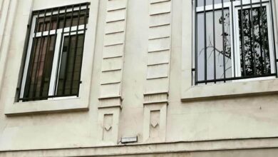 حفاظ پنجره مشکی ساختمان نوساز در استان سمنان