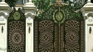 درب حیاط زغالی در ورودی خانه حومه زنجان