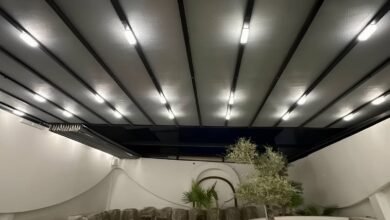 سایبان برقی کرم روی تراس صبحانه استان خراسان جنوبی